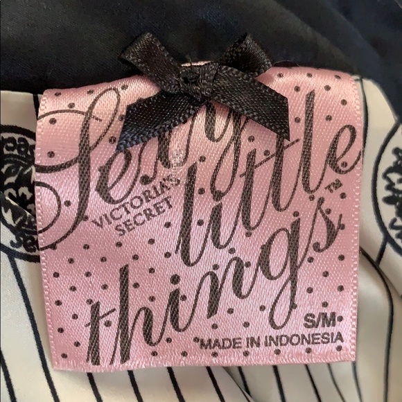 Victoria’s Secret Top with Belt - Picture 5 of 5